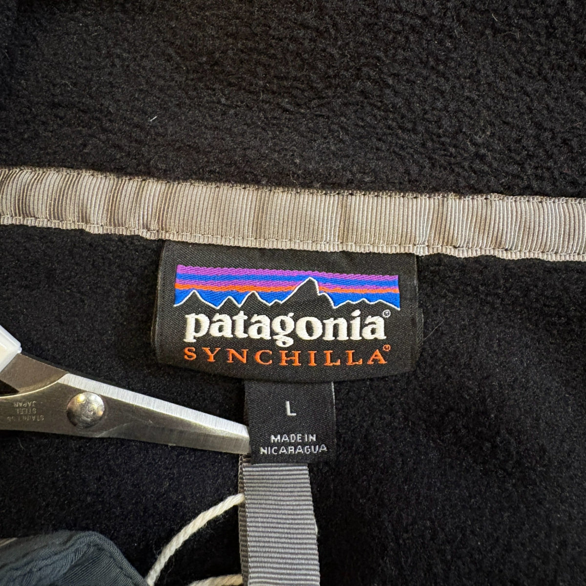 Patagonia "BLACK" SYNCHILLA SNAP-T