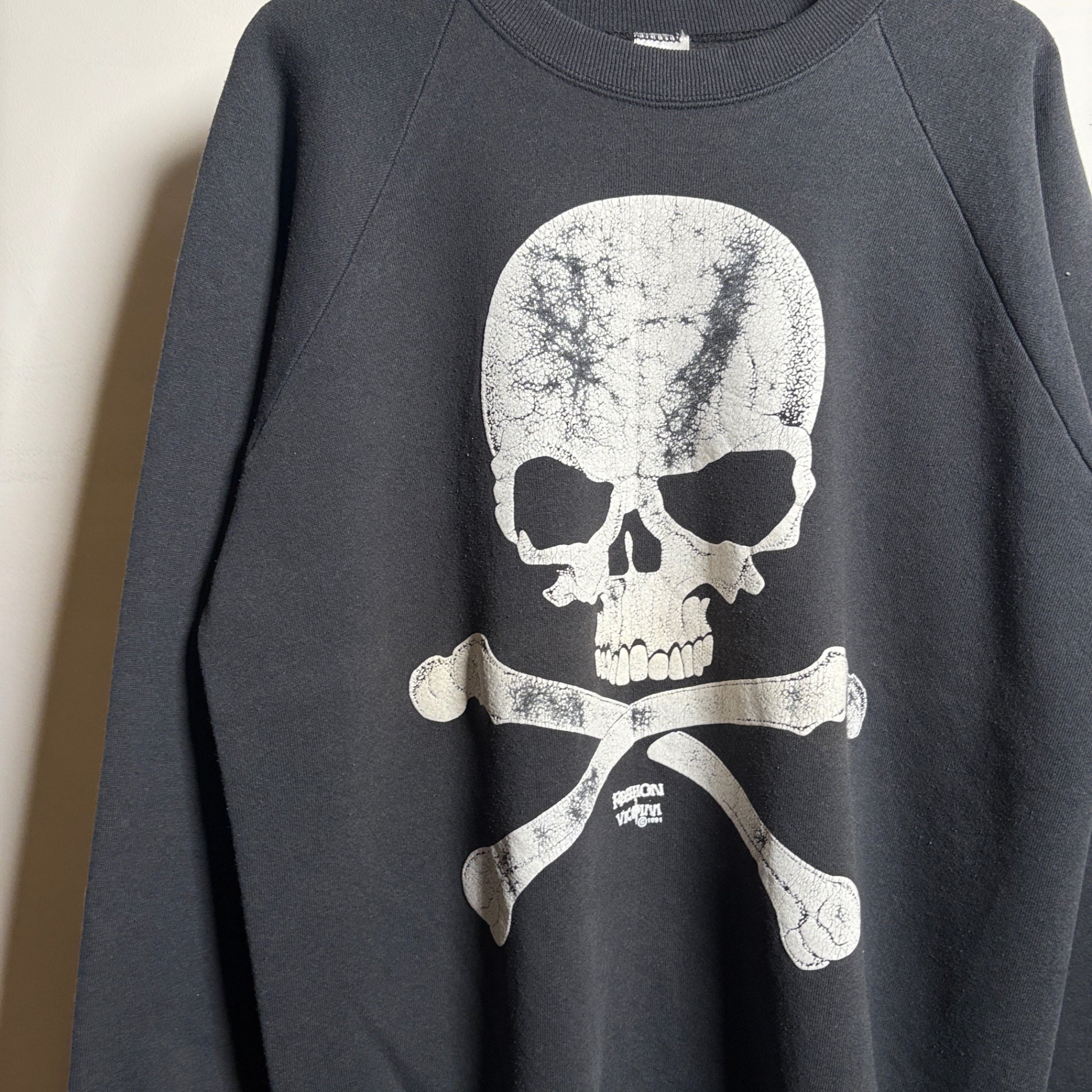 1990s FRUIT OF THE LOOM "Skull" FASHION VICTIM Sweat Shirt