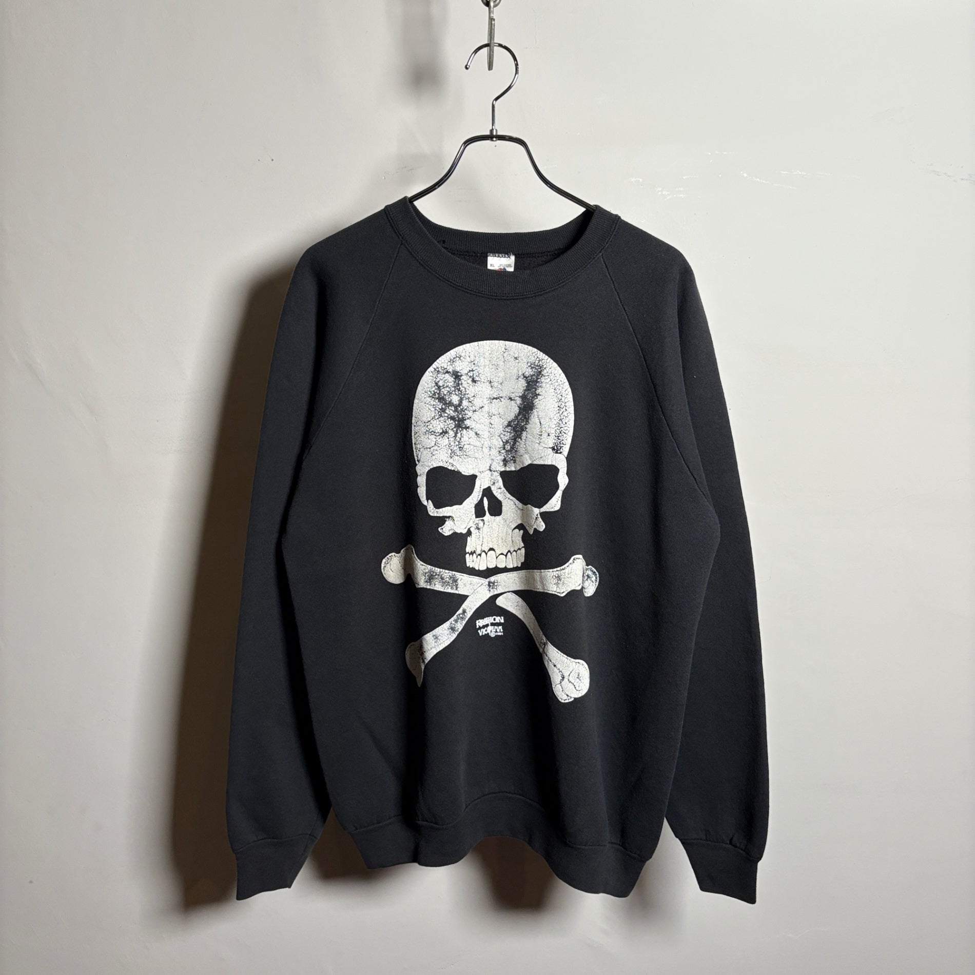 1990s FRUIT OF THE LOOM "Skull" FASHION VICTIM Sweat Shirt