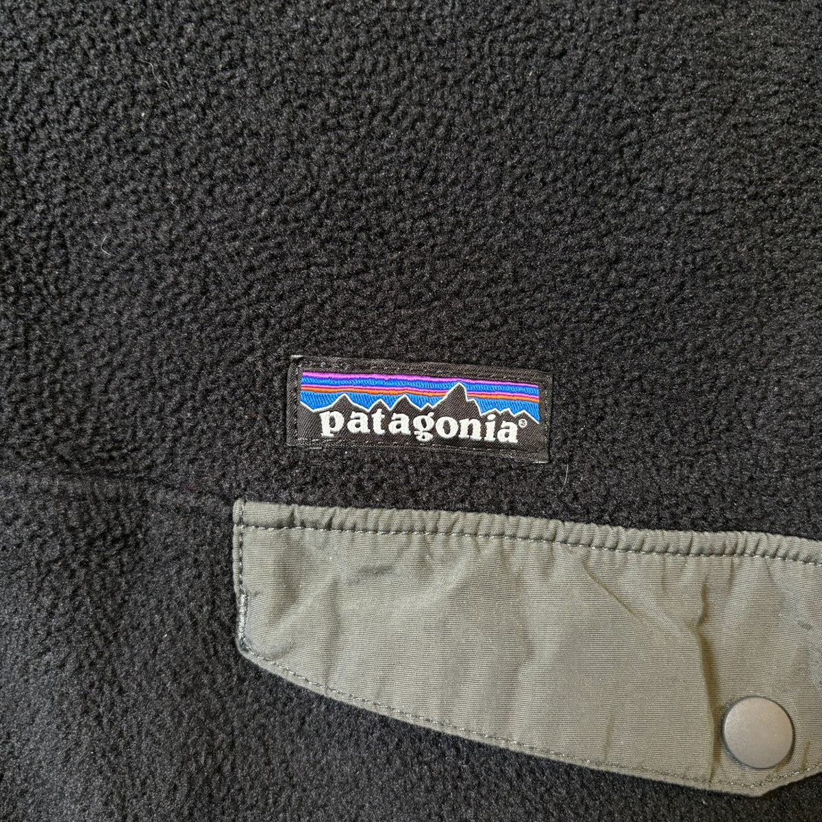 Patagonia "BLACK" SYNCHILLA SNAP-T